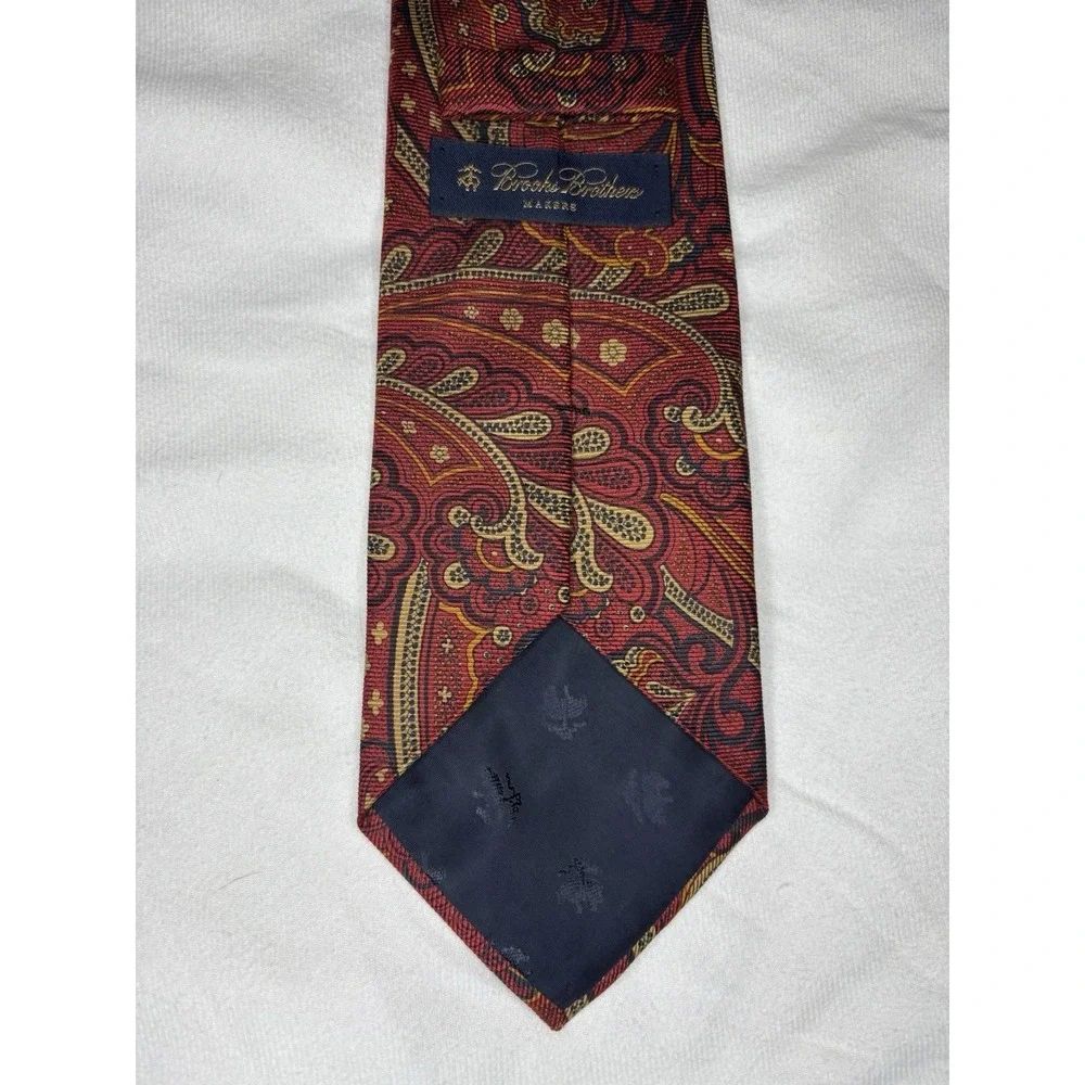 Brooks Brothers Makers Red Paisley Tie Pure Silk Printed‎ In Italy Made in USA